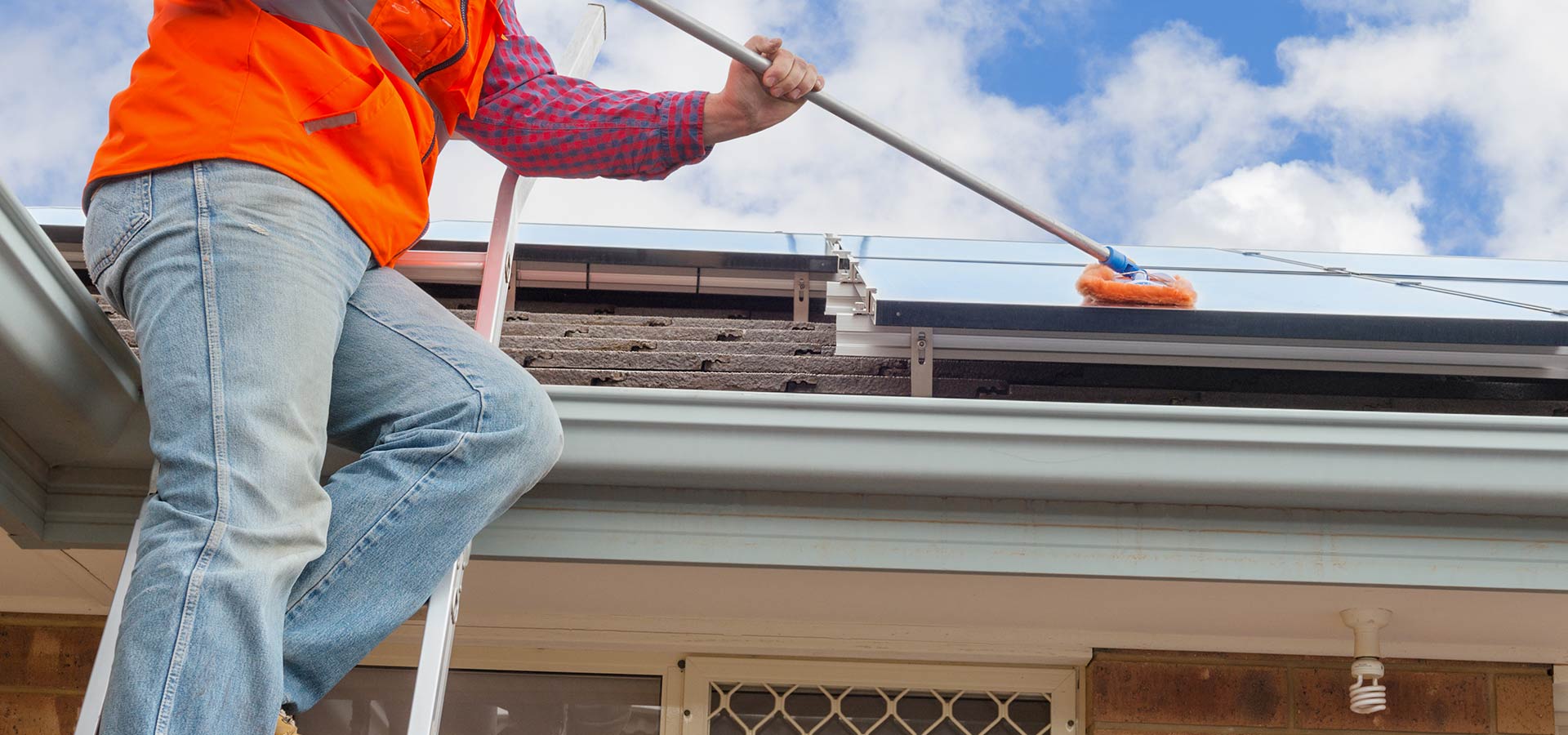 WINDOW & SOLAR PANEL CLEANING SERVICES IN WAGGA WAGGA